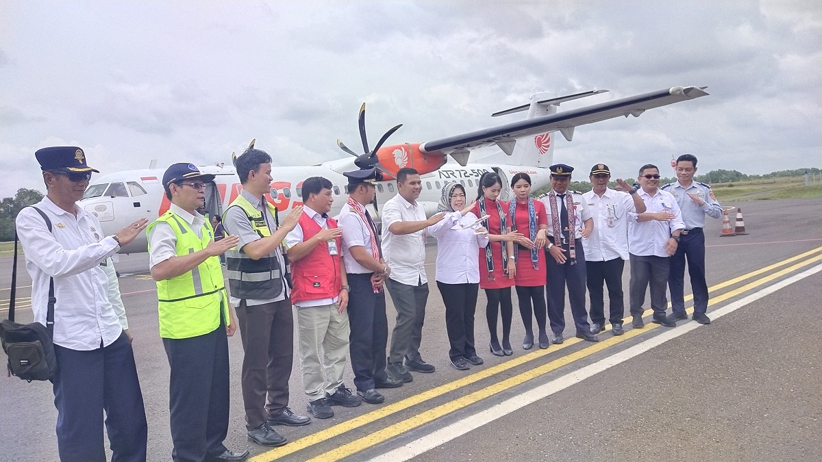 pembukaan rute penerbangan baru maskapai Wings Air yang menghubungkan sejumlah wilayah di Kalimantan