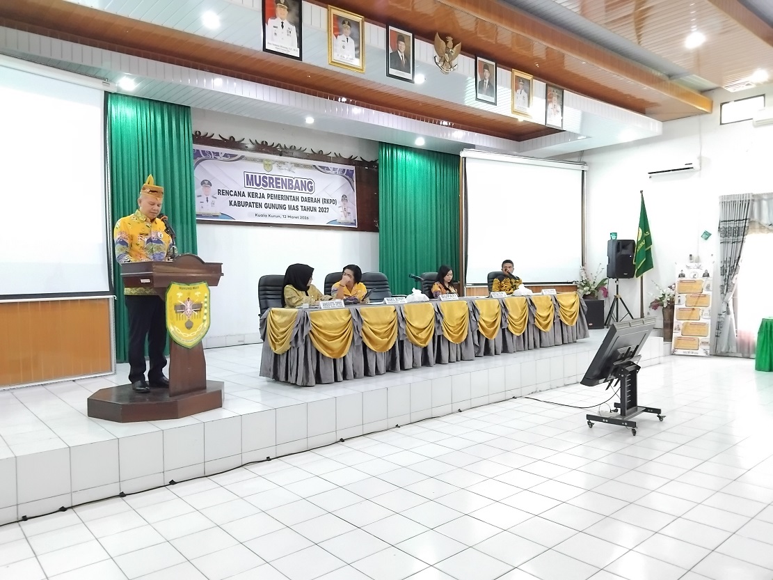 Bupati Gumas Jaya Samaya Monong saat menyampaikan arahan kepada seluruh kepala perangkat daerah, pada kegiatan musrenbang RKPD tahun 2027, Kamis (12/3).  