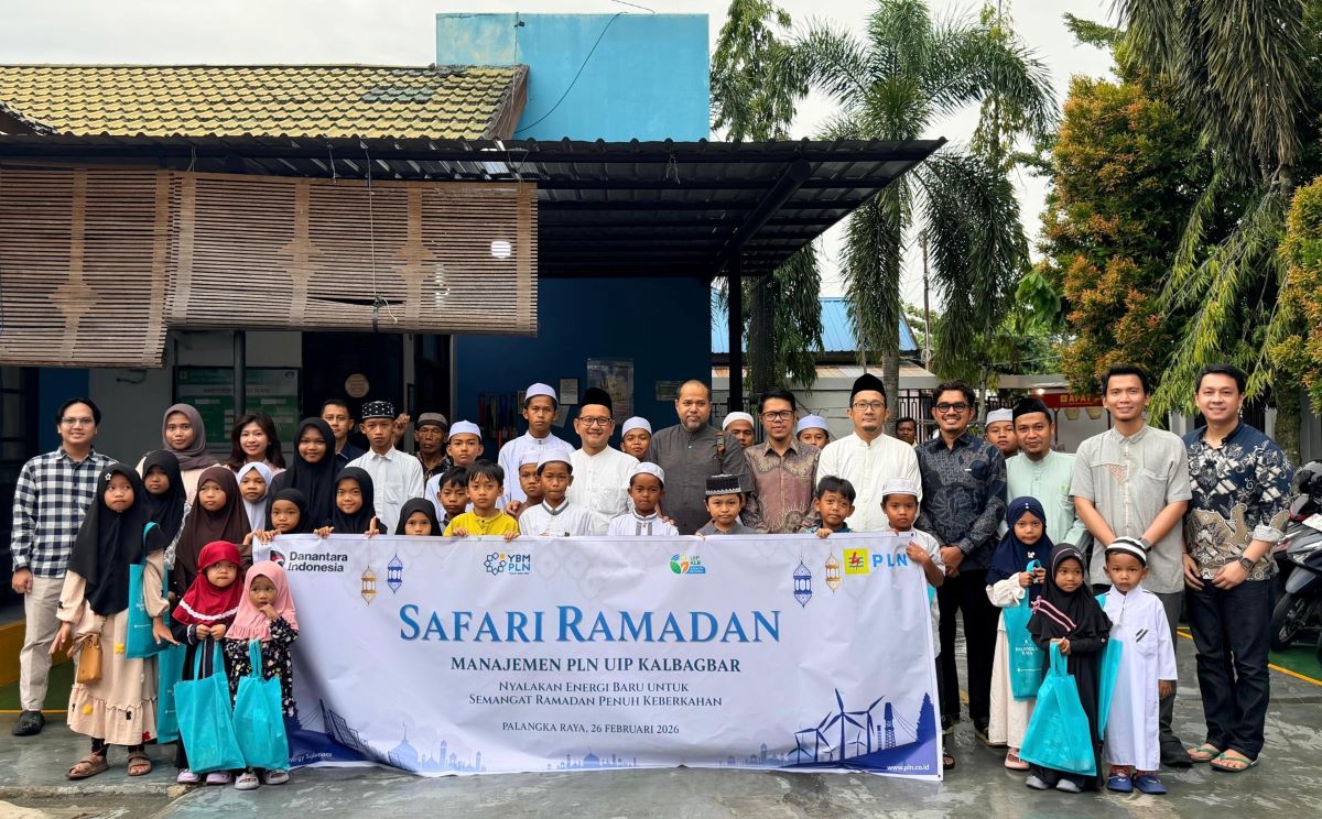 RAMADAN : PLN Unit Induk Pembangunan Kalimantan Bagian Barat (PLN UIP KLB) melaksanakan kegiatan Safari Ramadan dengan menyalurkan sebanyak 30 paket sembako. 
