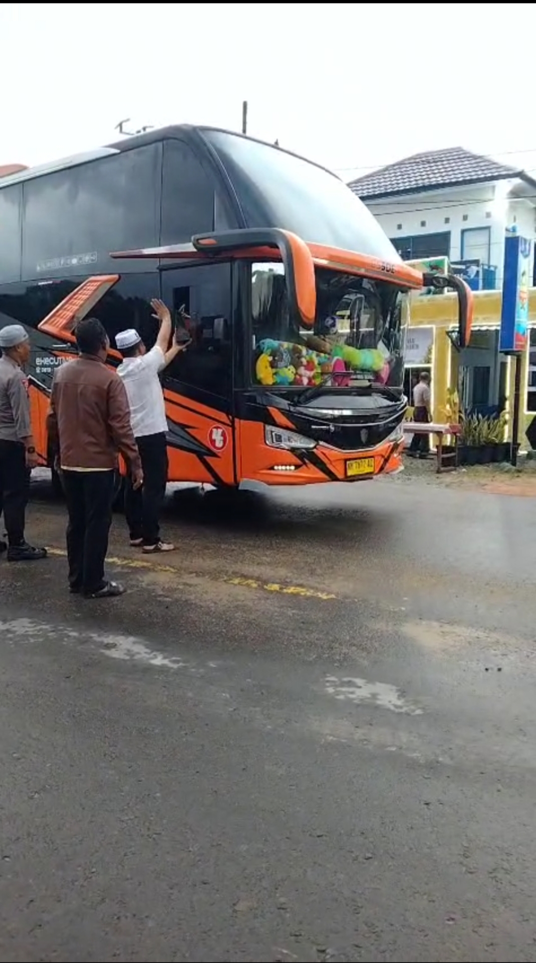  Dinas Perhubungan Kabupaten Lamandau memantau kenaikan tarif angkutan Lebaran di wilayah Lamandau.   