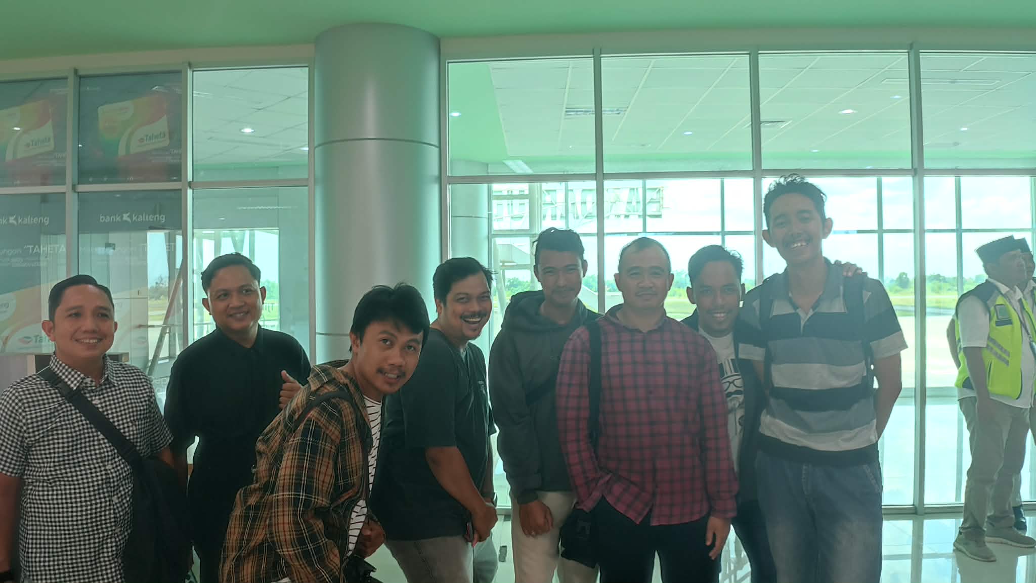 Sejumlah jurnalis di Palangka Raya, tetap siaga bertugas untuk memberikan informasi akurat kepada masyarakat, di saat momentum lebaran.