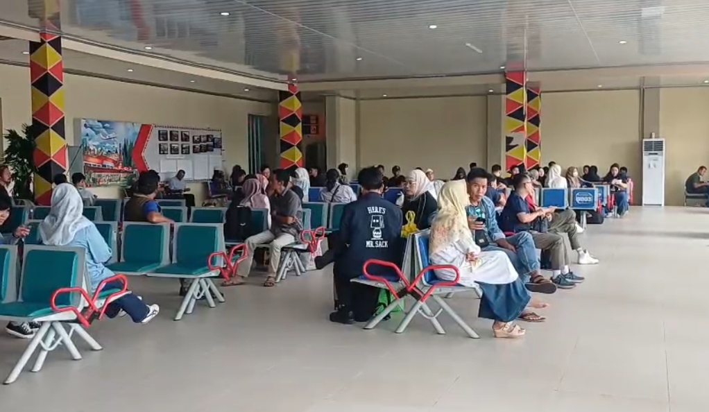 Suasana di Bandara H Asan Sampit pada momen libur Lebaran 2026, Selasa (24/3).