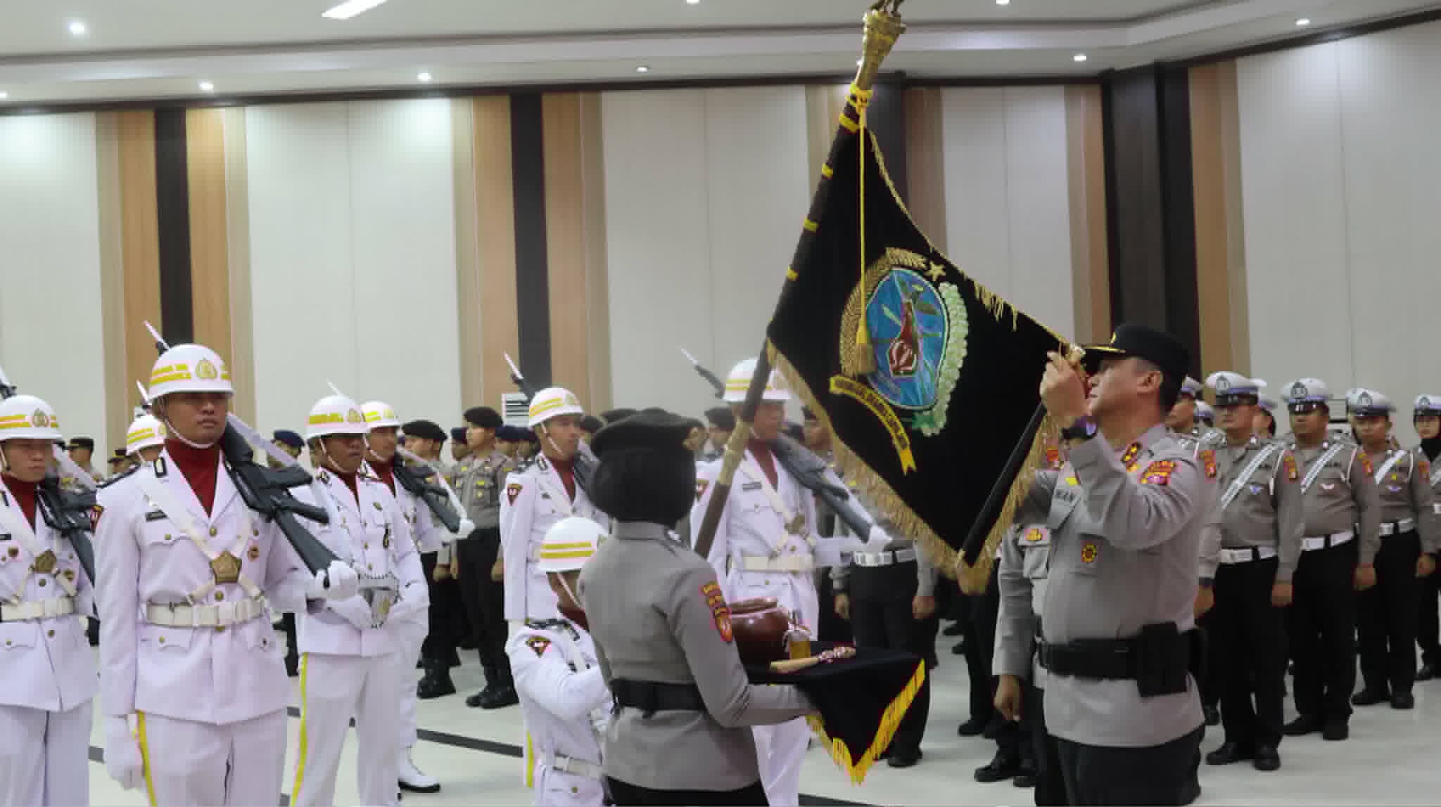 Pensucian Pataka dalam rangka HUT ke 31 Polda Kalteng, baru-baru tadi.