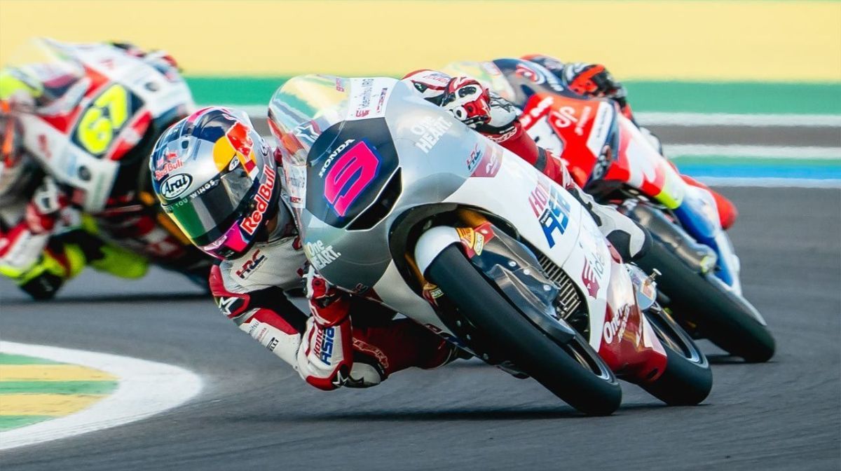 Veda Ega Pratama (9), menggeber motornya saat di Grand Prix Brasil pekan lalu.