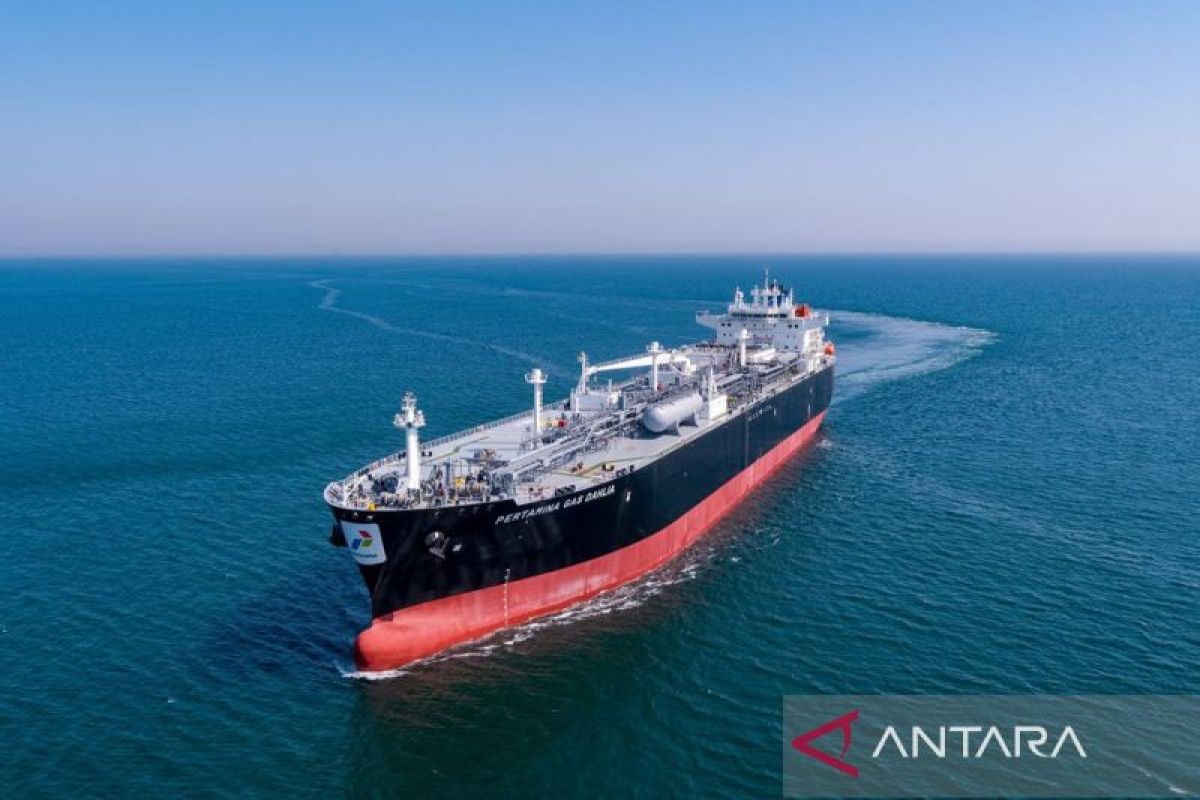 Salah satu kapal tanker Indonesia yang mengangkut bahan bakar melalui perairan internasional