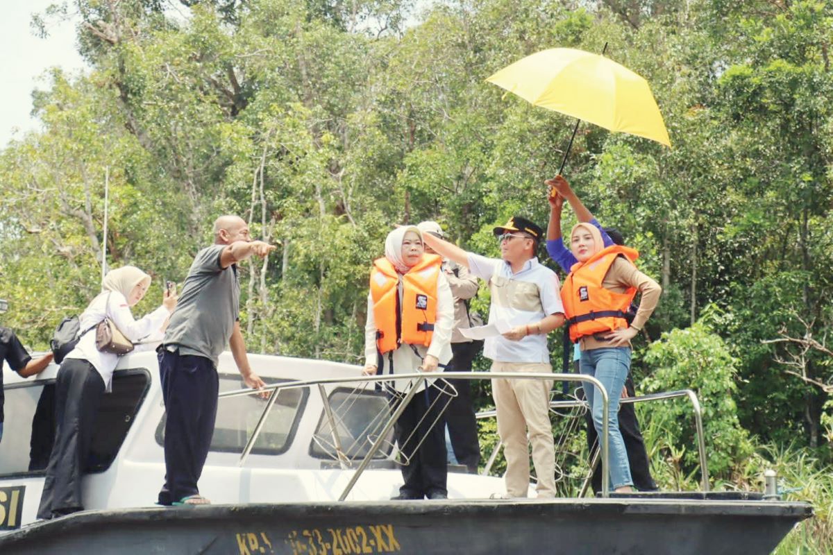 KUNKER: Gubernur Kalteng dan Bupati Kobar saat kunjungan kerja ke TNTP pada Rabu (25/3/2026). 