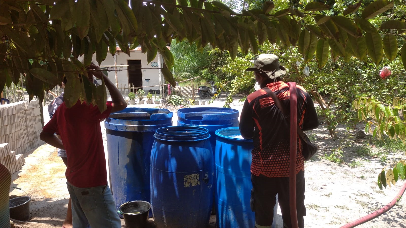 Suplai air bersih di RT 27, Dusun Bungur, Kelurahan Baru, Kecamatan Arut Selatan, Kabupaten Kotawaringin Barat, Minggu 29 Maret 2026.