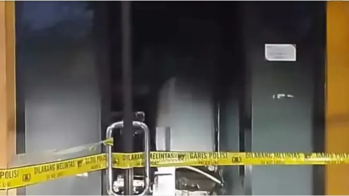 ATM Bank Syariah Indonesia (BSI) di RT 24, RW 2, Desa Pandu Senjaya, Kecamatan Pangkalan Lada, Kabupaten Kotawaringin Barat dipasang garis polisi belum lama ini. (ist/radar sampit)&nbsp;