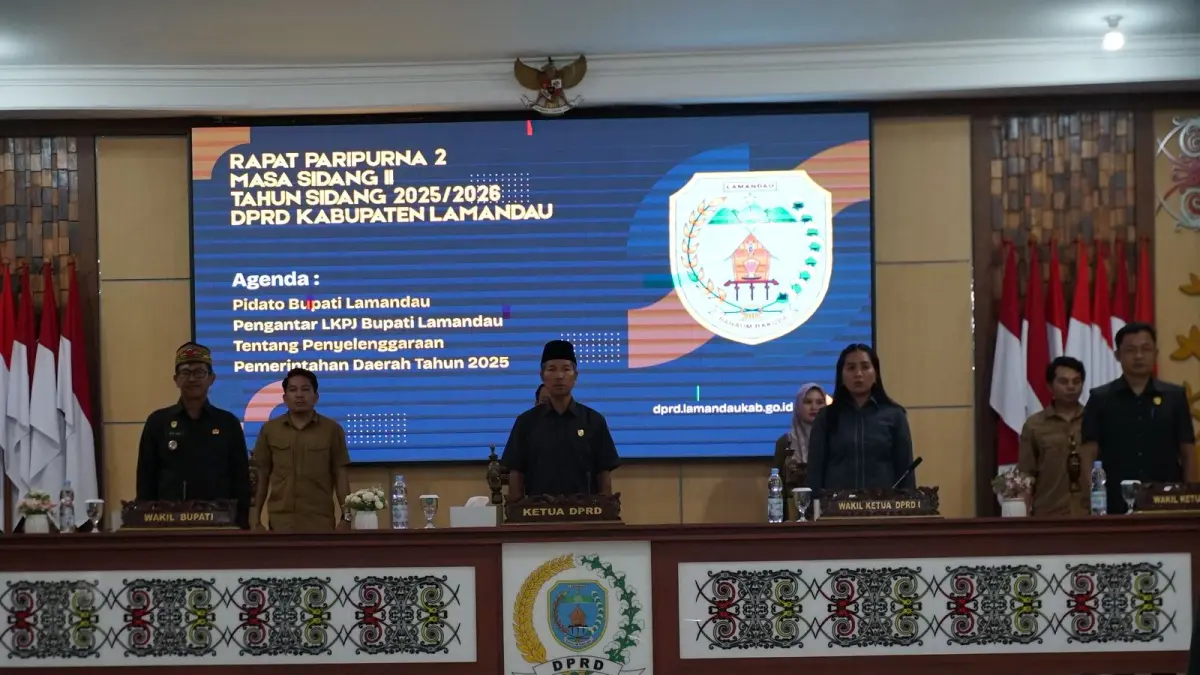 Wakil Bupati Lamandau bersama unsur pimpinan DPRD Lamandau menghadiri rapat paripurna DPRD untuk menyampaikan pidato pengantar LKPJ, Selasa (31/3). &nbsp;(ria/radarsampit)