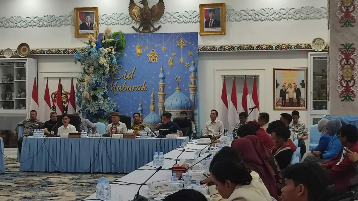 Gubernur Kalteng Agustiar Sabran, saat udiensi dengan organisasi kepemudaan dan Badan Eksekutif Mahasiswa (BEM) Se Kota Palangka Raya, Minggu (29/3).