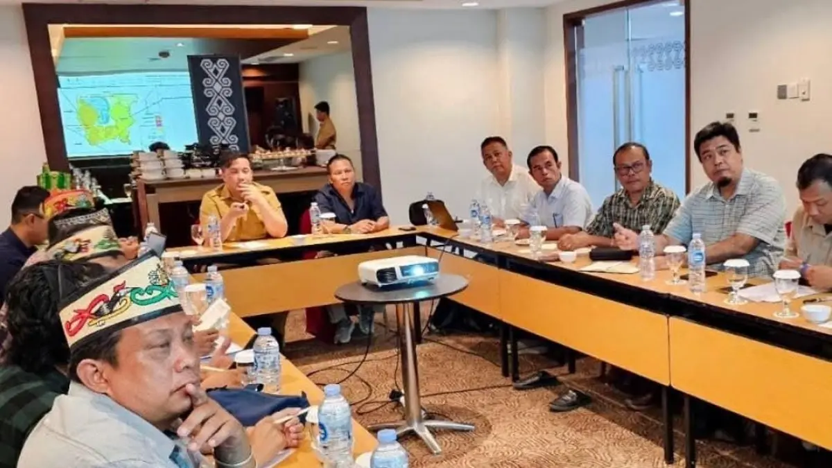 Bupati Lamandau menyelesaikan konflik lahan antara masyarakat Tapin Bini dan PT Pilar Wanapersada melalui dialog yang berlangsung pada Selasa (31/3). (ria/radar sampit)