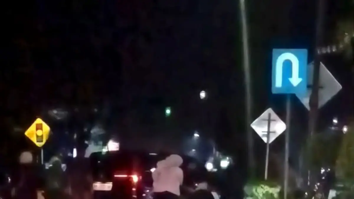  Kecelakaan lalu lintas di Jalan Hasanudin, Kelurahan Sidorejo, Kecamatan Arsel, Kabupaten Kobar, Jumat 3 April 2026, pukul 20.46 WIB. (foto:ist)