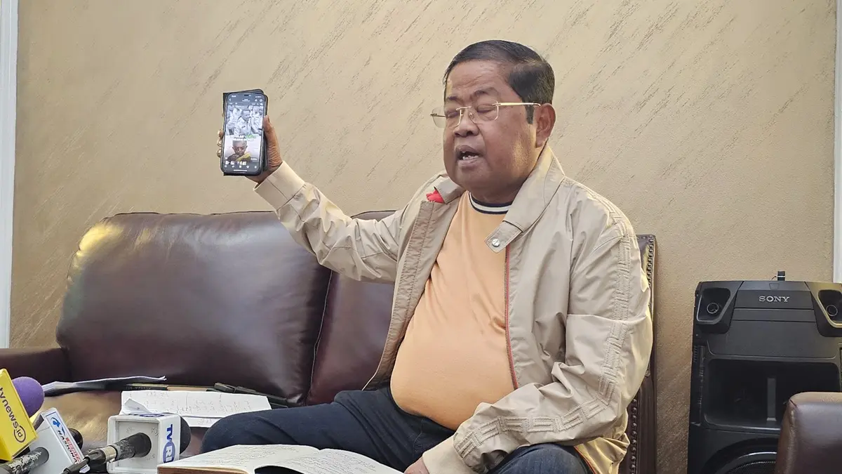Wakil Ketua Umum Partai Golkar Bidang Kebijakan Publik, Idrus Marham menggelar konferensi pers di kantor IMC, Jakarta, Selasa (28/10). (Ridwan/JawaPos.com)