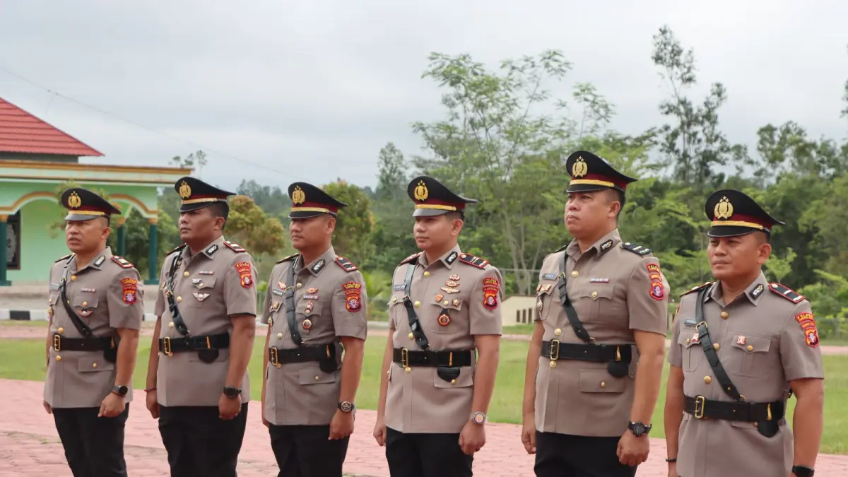 Sertijab kasat lantas dan dua kapolsek di lingkungan Polres Gunung Mas, Senin (6/4). (ARHAM SAID/RADAR SAMPIT)
