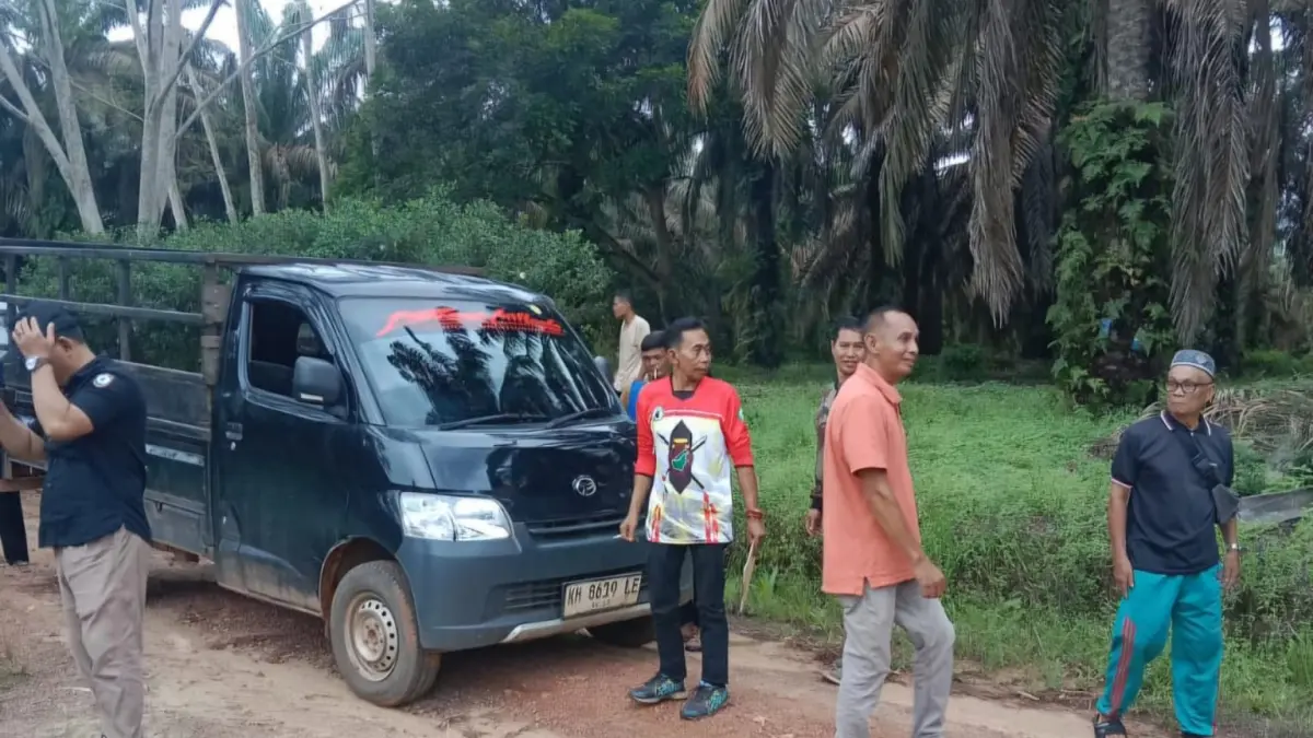 Tim DAD Kotim melakukan cek lahan warga yang masuk dalam PT Agrinas Palma Nusantara (APN) untuk pencocokan dokumen kepemilikan warga. (DAD Kotim)