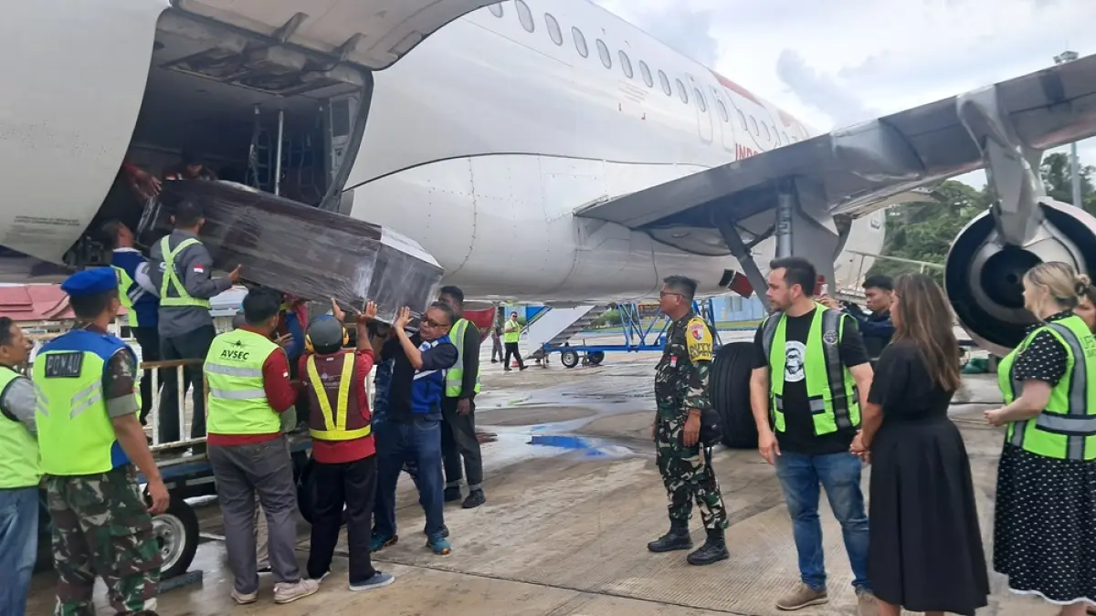 Jenazah Prof. Biruté Marija Filomena Galdikas, yang wafat di Los Angeles pada 24 Maret 2026, akhirnya tiba di Bandara Iskandar, Pangkalan Bun, Senin (13/4) sekitar pukul 15.30 WIB (Syamsudin/Radar Sampit)
