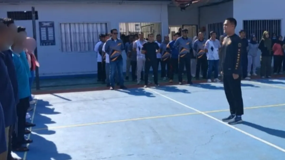 Kepala Lapas Kelas IIB Sampit Muhammad Yani, memberikan sambutan pada pembukaan Pekan Olahraga WBP Lapas Sampit, Sabtu (11/4).(istimewa)