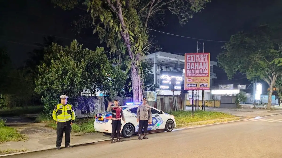 PATROLI MALAM : Personel Polresta Palangka Raya melaksanakan patroli, Selasa (14/4/2026) malam. FOTO: IST/RADAR SAMPIT