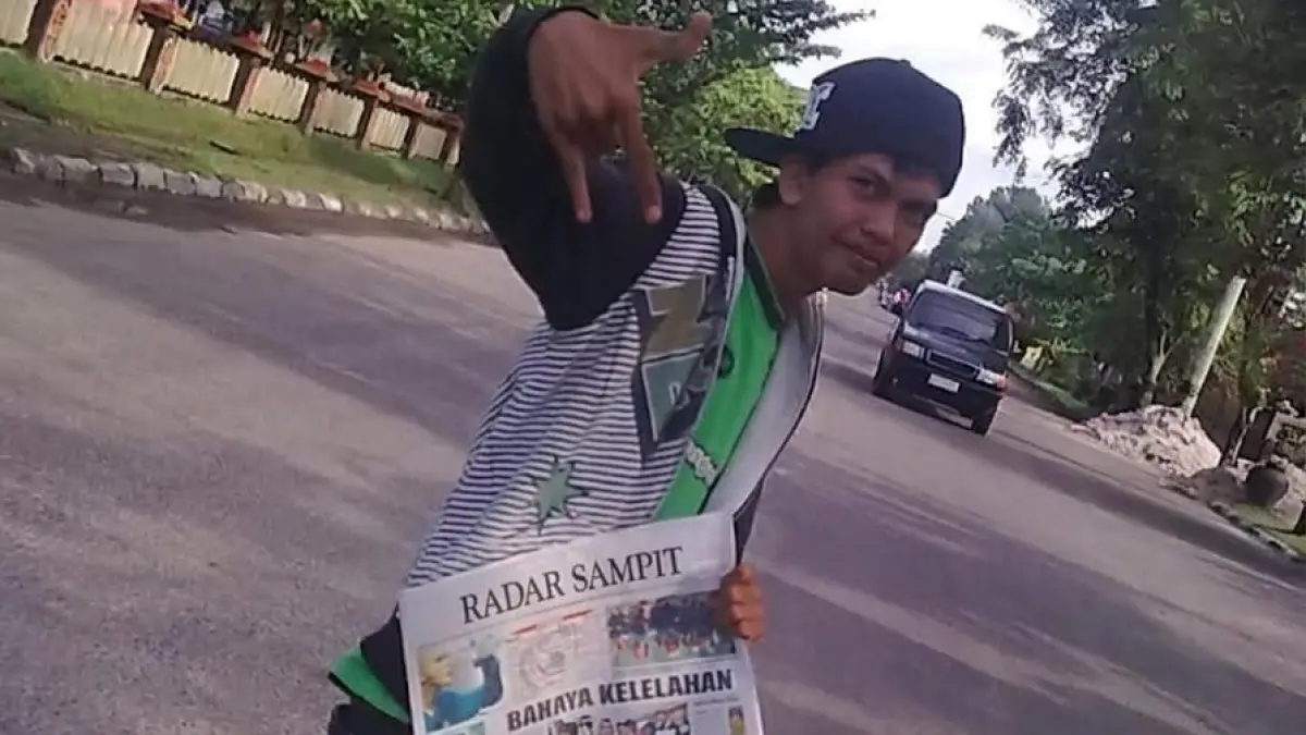 Alfianur, ketika di masa-masa awal menjadi asongan koran Radar Sampit