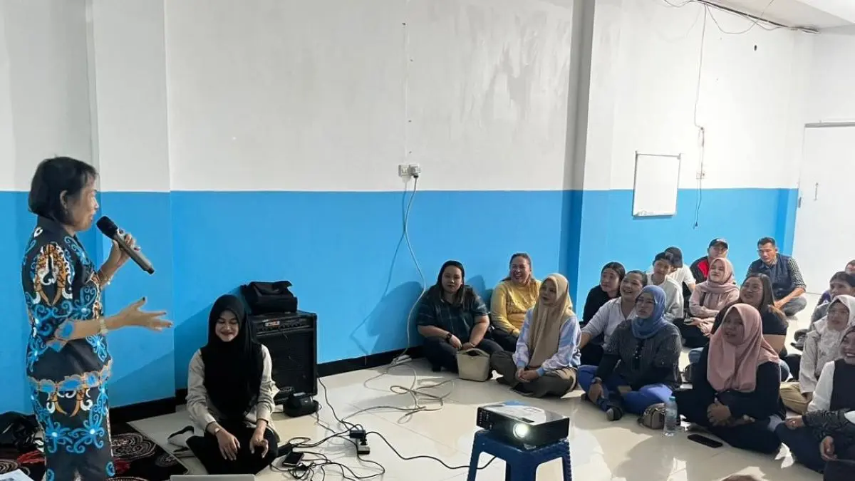 KEGIATAN: Dinas Perikanan Kotim memberi pemahaman terkait mutu ikan di dapur MBG, Jalan Jeruk Sampit, Kamis (16/4/2026). FOTO: DISKAN KOTIM/RADAR SAMPIT 