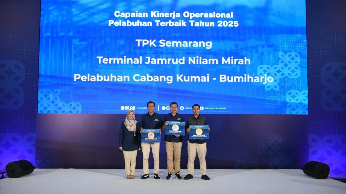 Pelabuhan Cabang Kumai – Bumiharjo berhasil meraih penghargaan Juara 3 dalam kategori Capaian Kinerja Operasional Pelabuhan Tahun 2025 di lingkungan PT Pelabuhan Indonesia (Persero) Regional 3. 