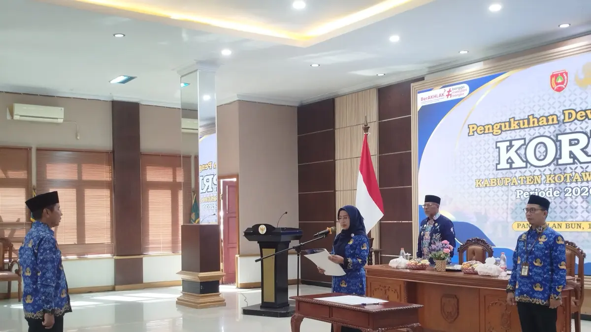 Pengukuhan pengurus Korpri Kotawaringin Barat periode 2026-2030 pada Kamis 16 April 2026. (foto:risa)

&nbsp;