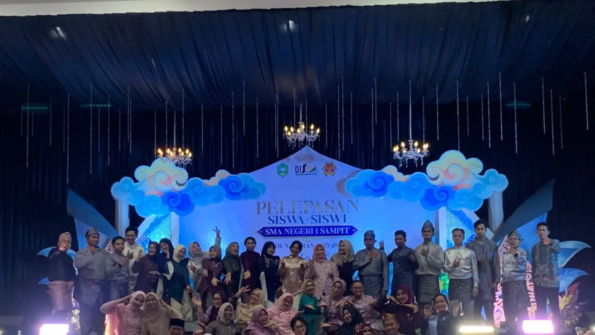 SMAN 1 Sampit melaksanakan pelepasan siswa kelas, Kamis &nbsp;(16/4). Kegiatan yang diselenggarakan di Banana Werra Resort berlangsung secara khidmat, terstruktur, dan bernuansa akademik. (SMAN 1 Sampit/Radar Sampit)