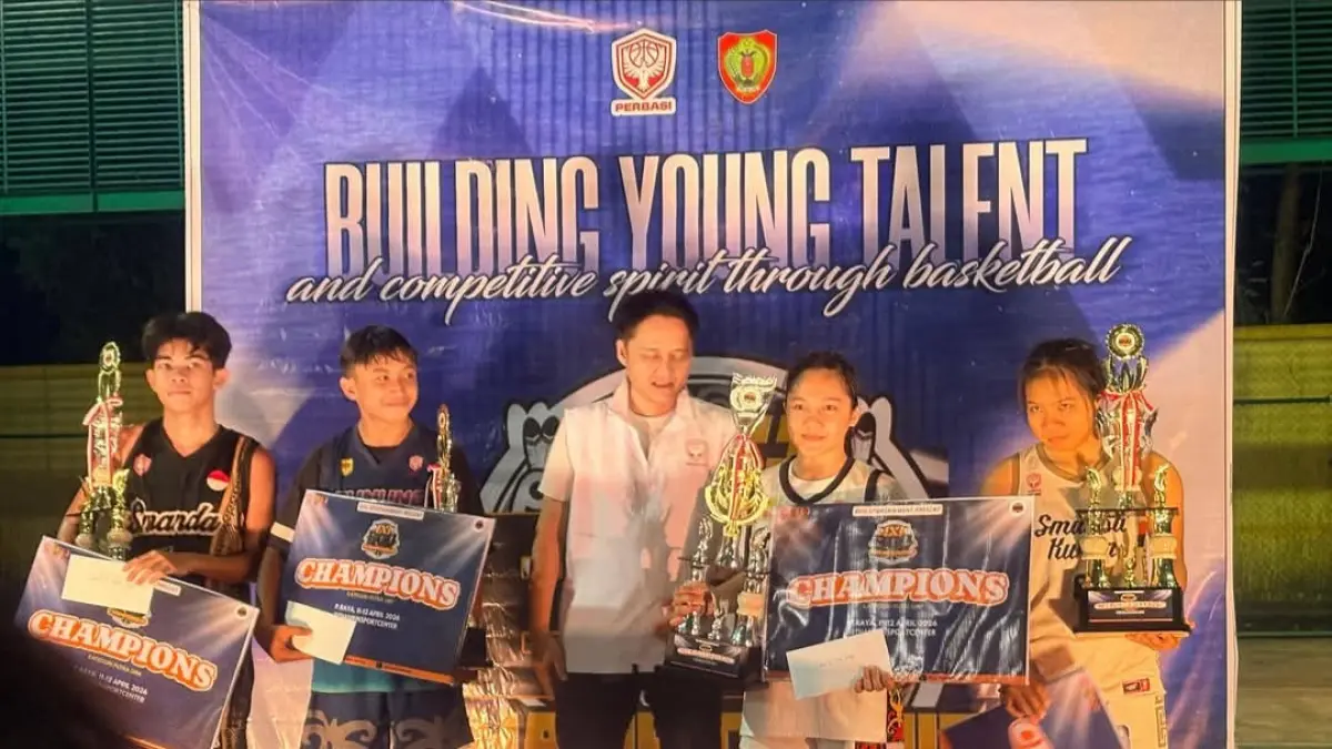 Tim Basket Gumas saat meraih prestasi di ajang&nbsp;BGU Student Championship Vol.2 Kalteng di Kota Palangka Raya, pekan lalu. (&nbsp;PERBASI GUNUNG MAS)