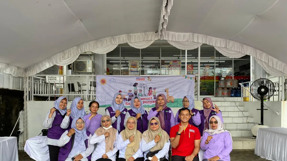 Alfamart menggandeng kader posyandu dan dinas kesehatan setempat, untuk memastikan layanan yang diberikan berjalan maksimal.