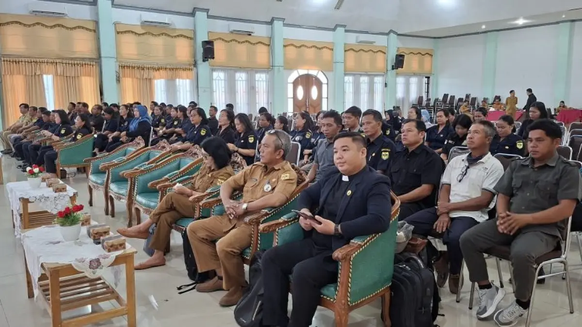 Seluruh Ketua BPD se Kabupaten Gumas saat menghadiri pembentukan organisasi abpednas di GPU Damang Batu, Senin (20/4).  (dpmd gunung mas for radar sampit)
