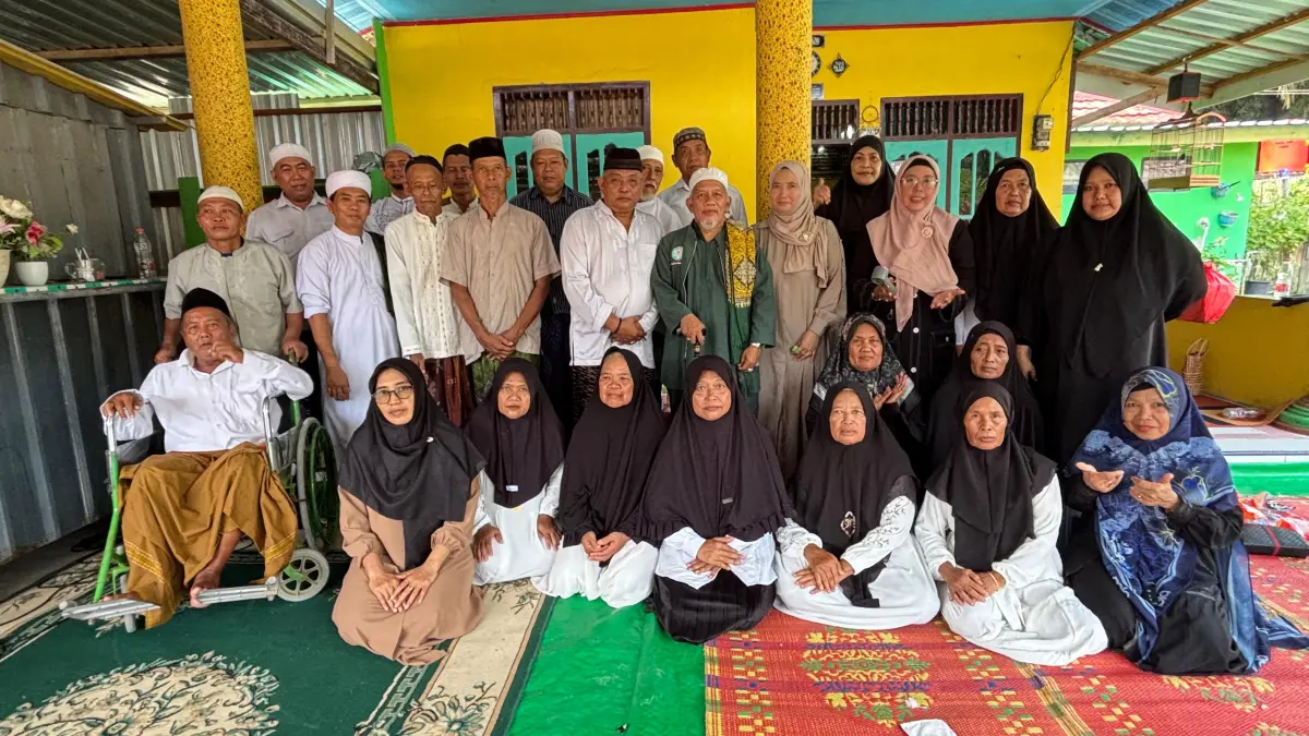 DAKWAH: Jemaah pengajian Terapi Qolbu di Desa Kadipi Atas Kecamatan Pangkalan Lada, baru-baru tadi.(istimewa)