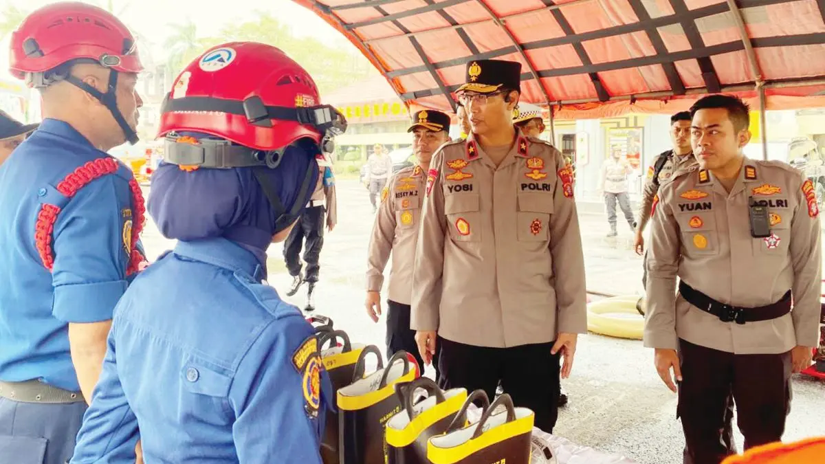PENGECEKAN - Wakapolda Kalteng, Brigjen Pol Yosi Muhamartha kunjungan kerja ke Mapolres Kotim dan melakukan pengecekan sarana prasarana penanganan Karhutla, Senin (27/4/2026). FOTO: RADO/RADAR SAMPIT
