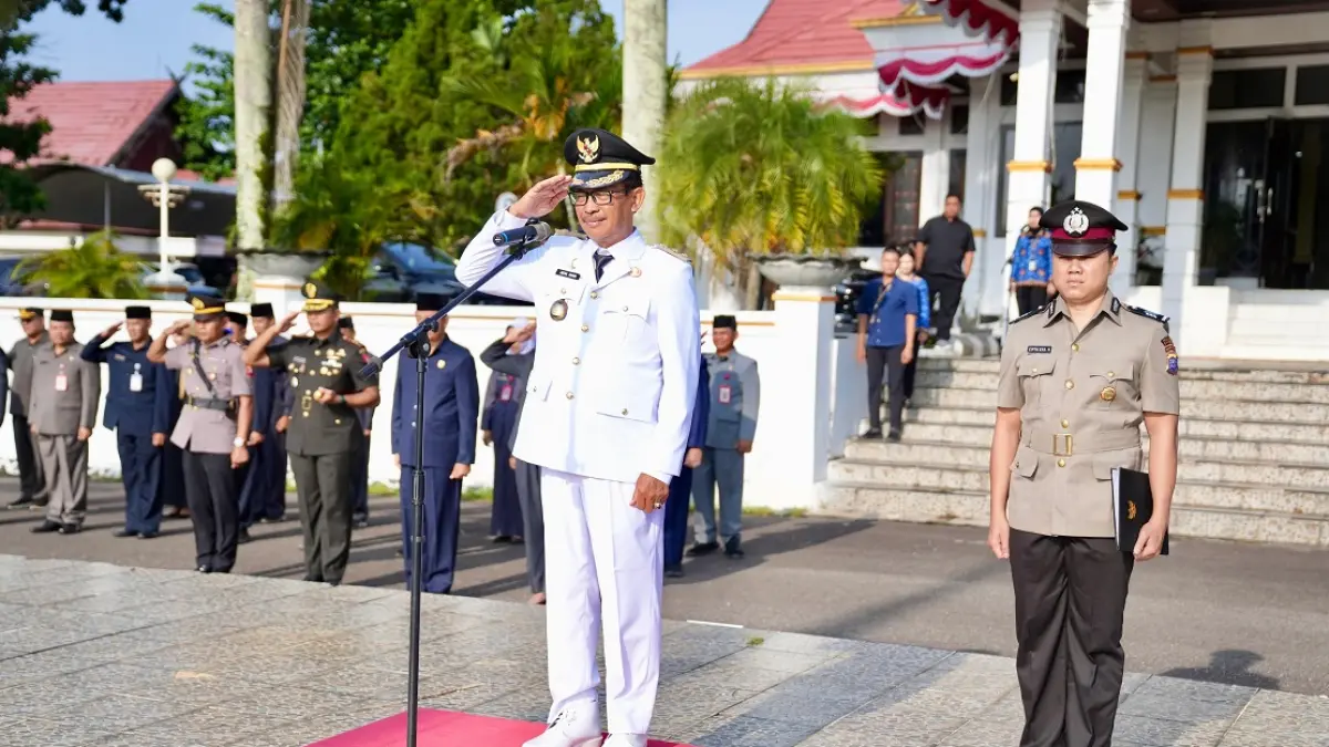 Kegiatan apel Hari Otonomi Daerah di halaman kantor Bupati Lamandau. (diskominfo/radar sampit)