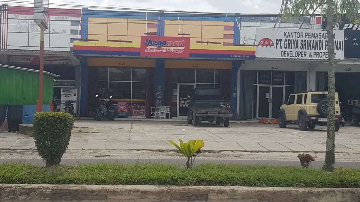 Megamart di Jalan Ahmad Yani, Pangkalan Bun, menjadi korban pencurian, Rabu (29/4). (KOKO/RADAR SAMPIT)&nbsp;


&nbsp;