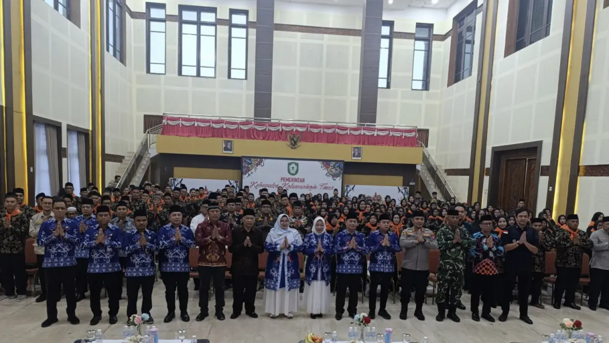 Pelepasan jemaah&nbsp;calon haji Kabupaten Kotim tahun 1447 hijriah yang digelar di Aula Rumah Jabatan Bupati Kotim, Kamis (30/4).  (Akbar/Radar Sampit)