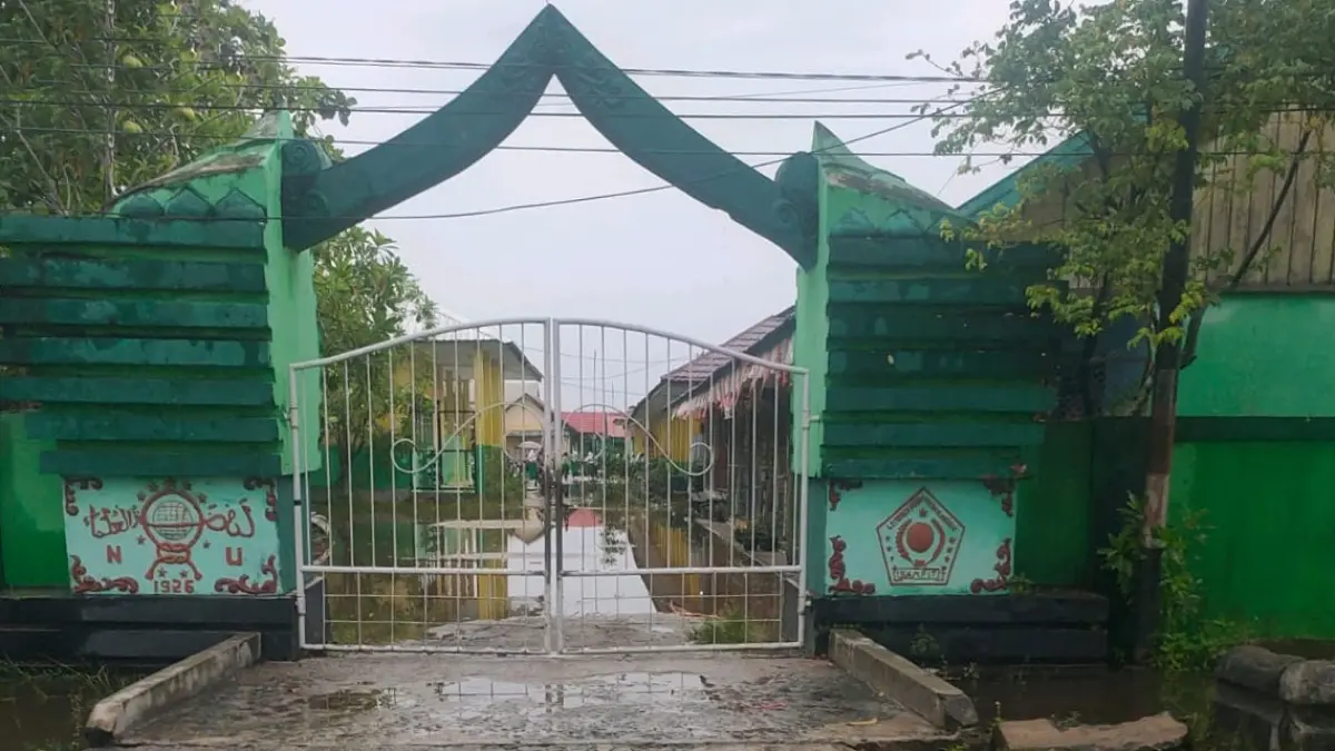 Salah satu fasilitas pendidikan di Sampit, Kabupaten Kotawaringin Timur, terendam banjir setelah diguyur hujan deras, Kamis (30/4/2026). (BPBD Kotim)