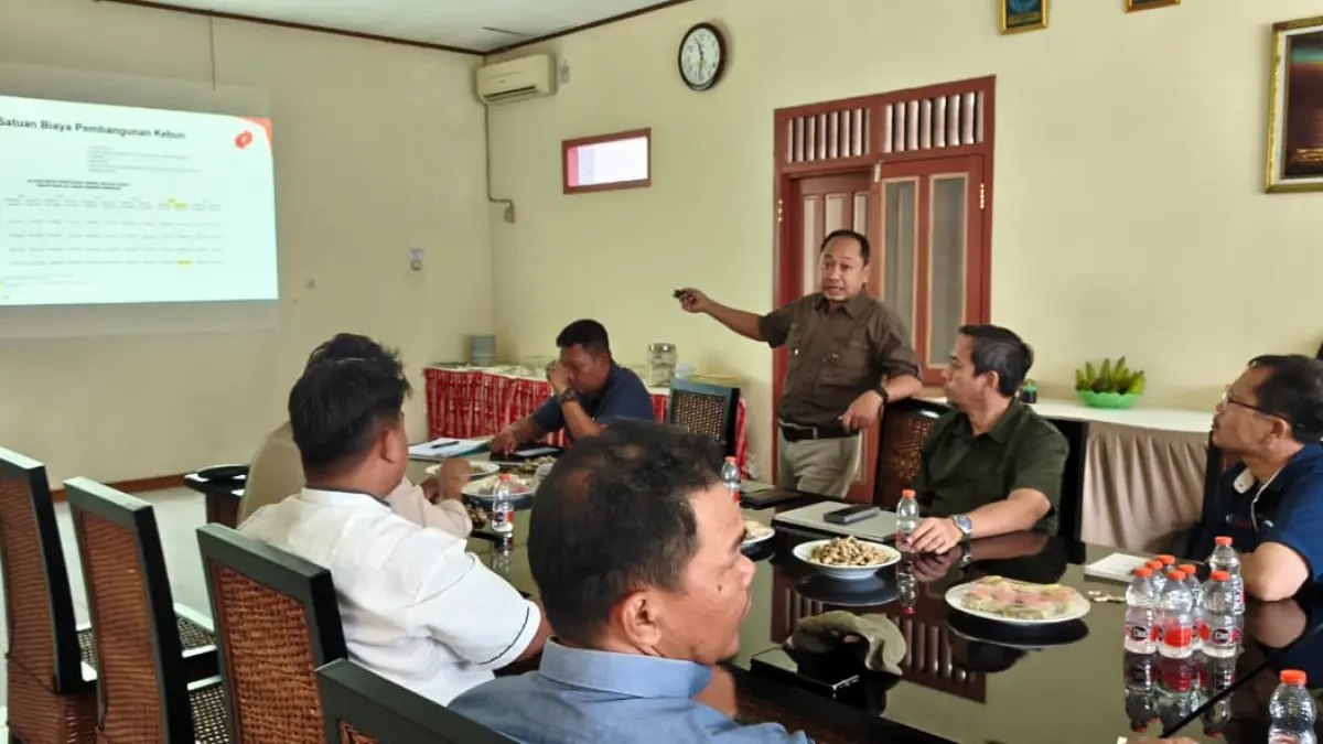Sosialisasi dan edukasi program Fasilitas Pembangunan Kebun Masyarakat Sekitar (FPKMS)