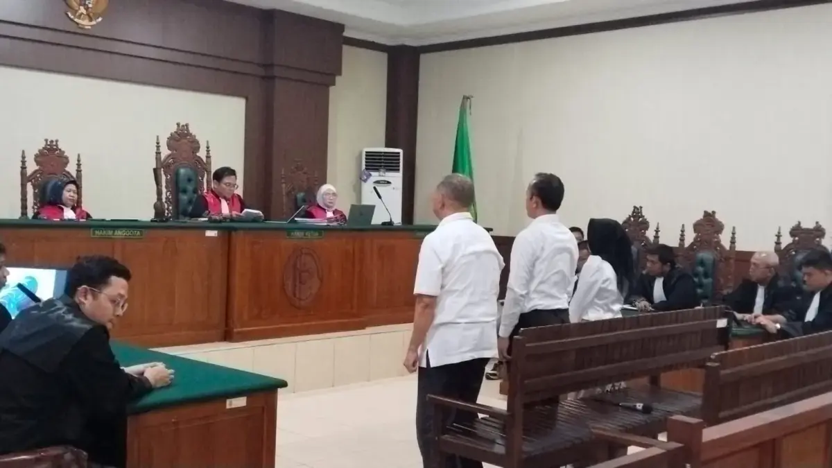 Tiga terdakwa korupsi KONI Barsel sidang.Agus Jaya/KPG