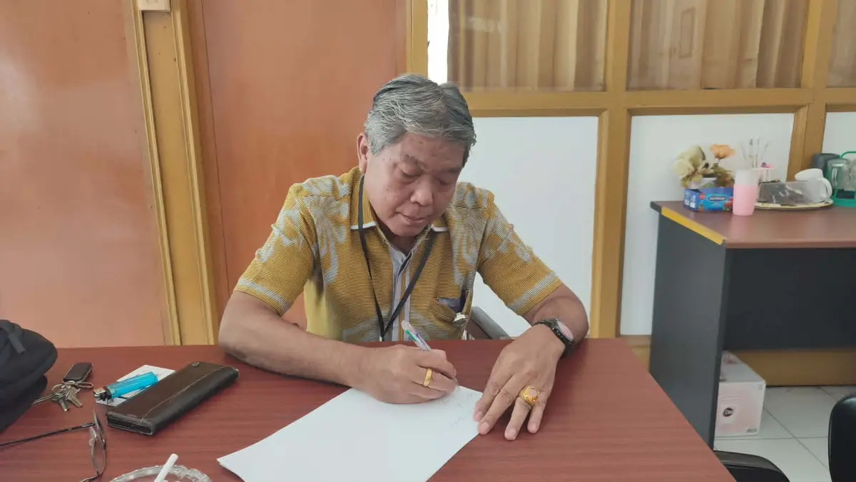 Ketua LPMPP UPR, Berkat saat menyampaikan, terkait akreditasi.(dodi/radarsampit)
