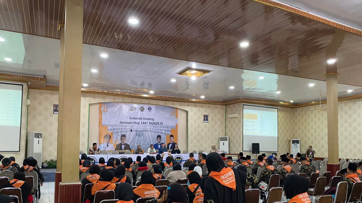 Jamaah calon haji asal Kabupaten Kotawaringin Timur saat mendapatkan arahan di Asrama Haji Banjarbaru, Kalimantan Selatan, beberapa waktu lalu.  (Prokom/Radar Sampit)