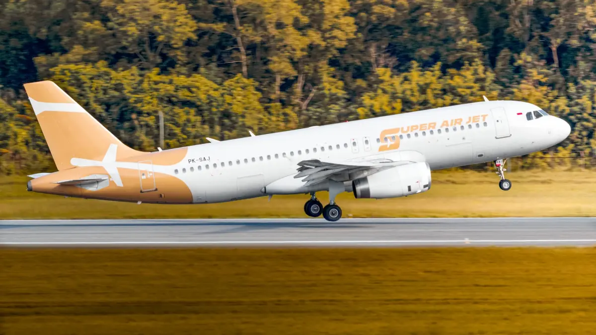 Pesawat Airbus A320 milik Super Air Jet. (net)