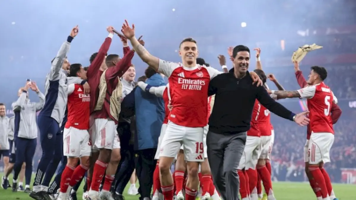 Ekspresi pelatih, ofisial dan pemain Arsenal setelah berhasil lolos ke final Liga Champions 2025/2026, Rabu (6/5) dini hari wib.(net)