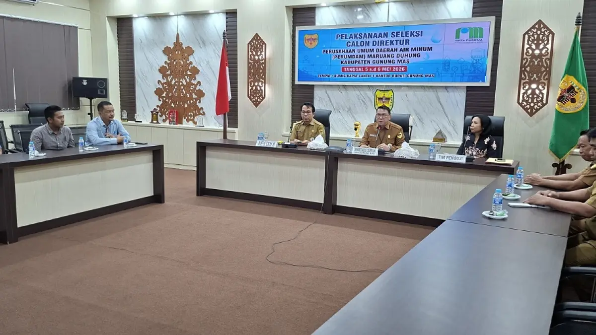 Suasana pembukaan seleksi calon direktur Perumdam Maruang Duhung Kabupaten Gumas, di ruang rapat lantai 1 kantor bupati, Selasa (5/5). (DISKOMINFO SANTIK GUMAS)
