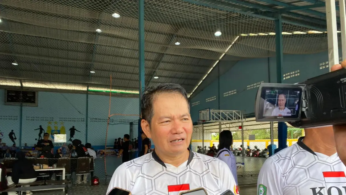 Ketua KONI Kotim, Alexius Esliter, saat diwawancarai sejumlah awak media, terkait kesiapan menghadapi Porprov Kalteng, Rabu (6/5).  (Akbar)