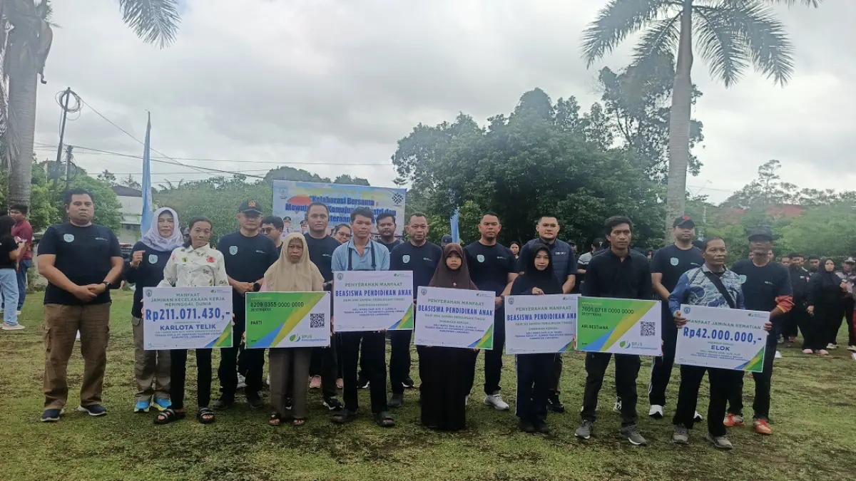 Apel bersama dan jalan sehat dalam rangka memperingati Hari Buruh Internasional (May Day) 2026 di halaman Kantor Disnakertrans Kabupaten Lamandau, Jumat (8/5). (ria/radar sampit)