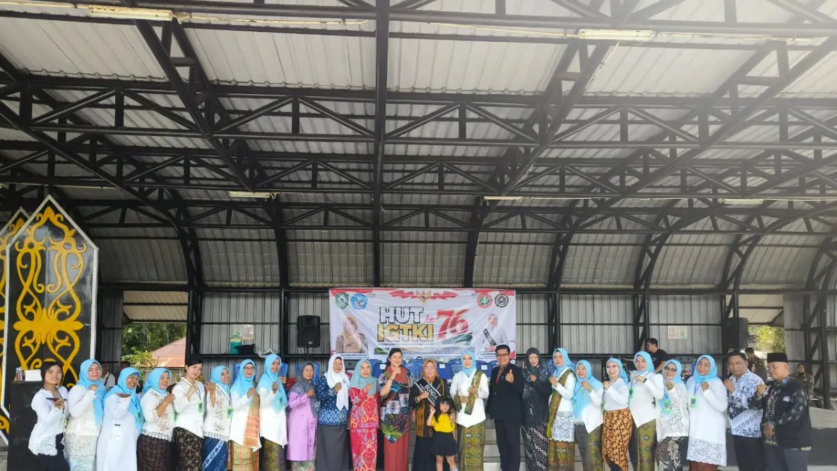 Peringatan Hari Ulang Tahun Ikatan Guru Taman Kanak-Kanak Indonesia (IGTKI) ke-76 yang digelar di Taman Kota Sampit, Sabtu (9/5).  (Akbar/Radar Sampit)