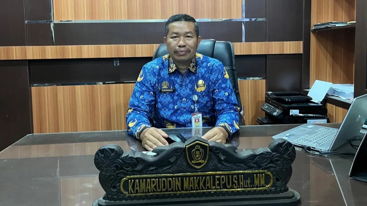 Kepala (BKPSDM) Kotim Kamaruddin Makkalepu, saat menjelaskan hasil penelusuran mereka atas munculnya SK palsu, yang melibatkan oknum PPPK.(yuni/radarsampit)