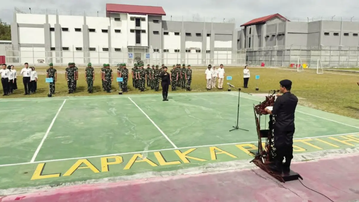 KOMITMEN : Ikrar Pemasyarakatan Bersih dari Handphone Ilegal, Narkoba, dan Penipuan digelar di Aula dr. Sahardjo Lapas Palangka Raya, pekan lalu. FOTO : IST/RADAR SAMPIT