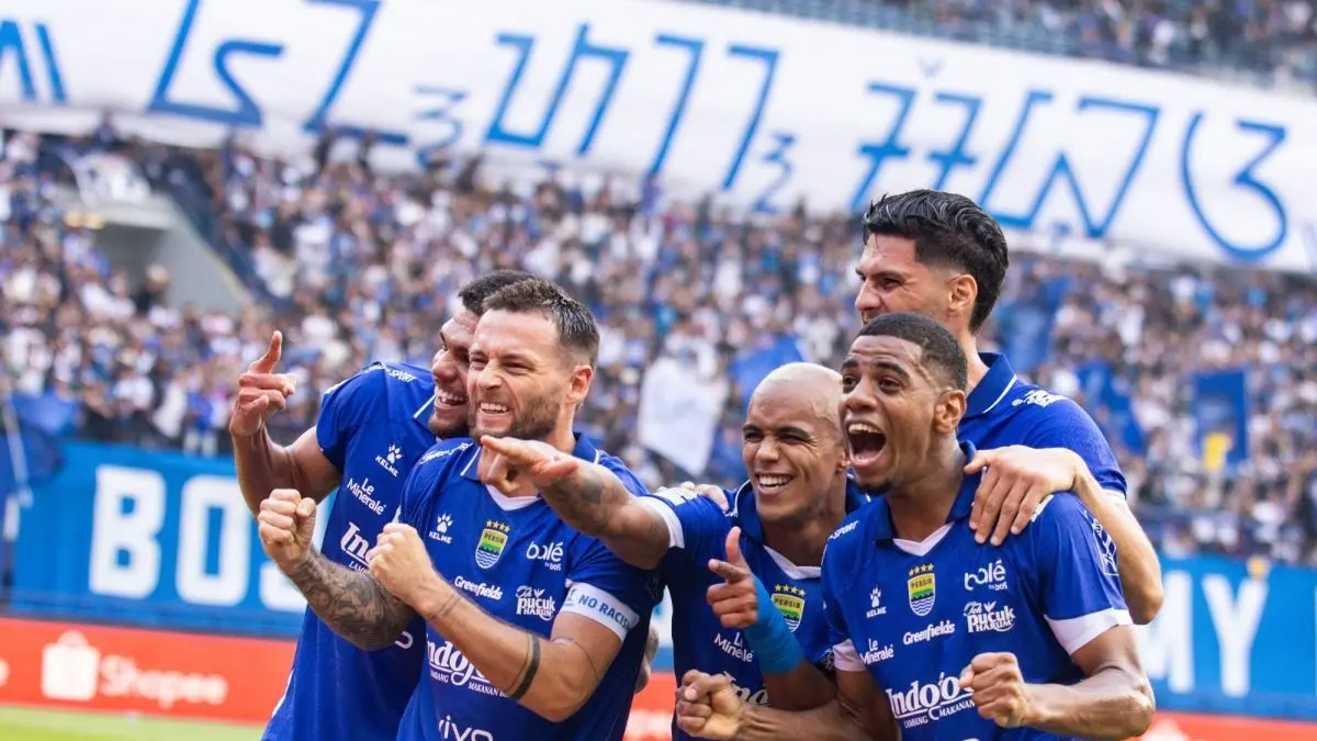 Selebrasi pemain Persib Bandung dalam salah satu laga Super League 2025/2026.(dok/antara)
