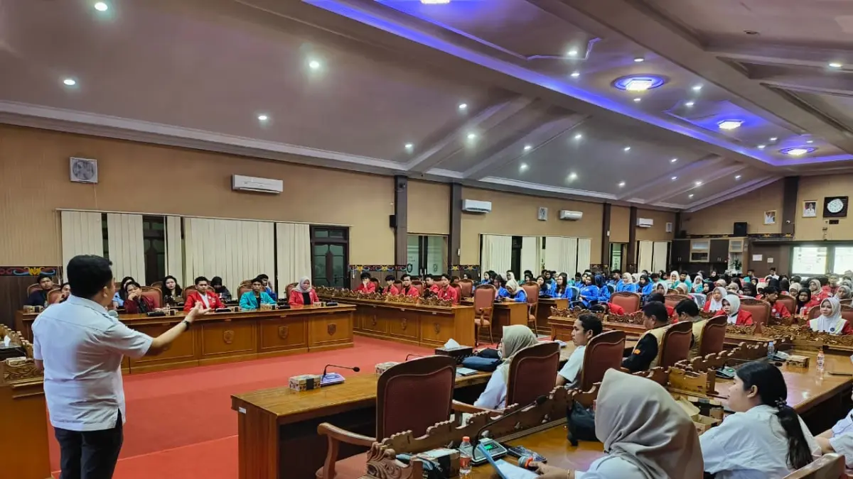 Kegiatan osialisasi serta penyuluhan bahaya narkoba dengan melibatkan lima universitas di Kota Sampit, beberapa waktu lalu.  (Akbar/Radar Sampit)